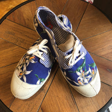 Load image into Gallery viewer, Blue Cotton Trainers With Orchid Print
