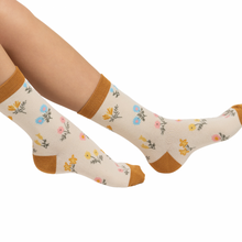 Load image into Gallery viewer, Dainty Floral Socks
