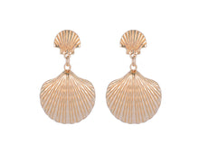 Load image into Gallery viewer, Gold Textured Shell Drop Earrings
